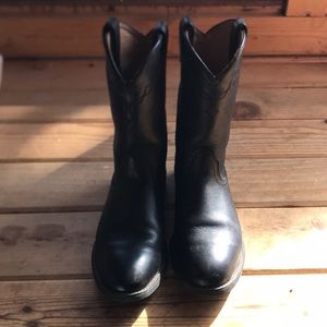 Black ariat roper cowboy boots, size 9B. EUR 40M. UK 6.5M